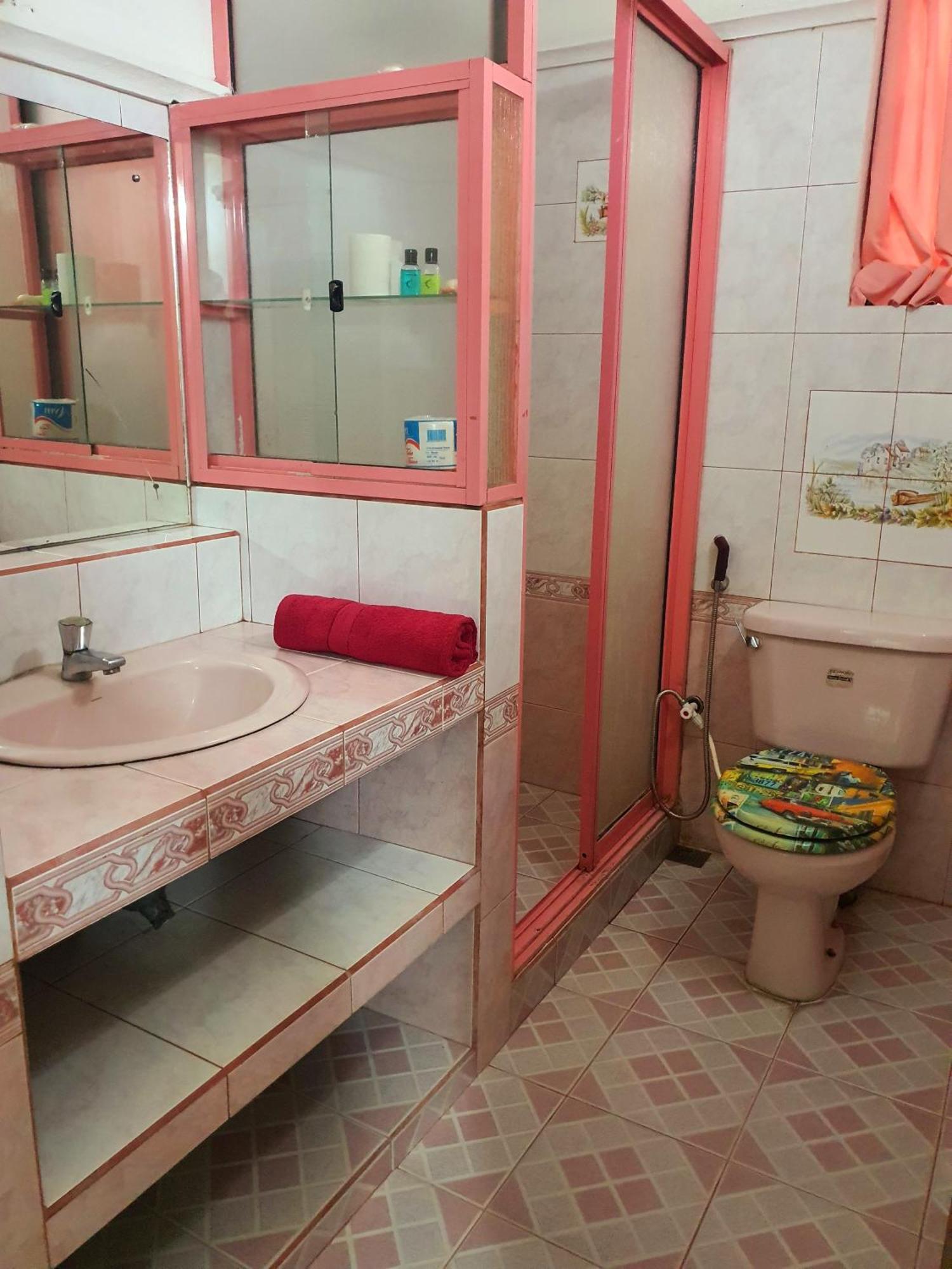 Greenheart Villa- Floor, Specious 3br-1br Ac - Hot W, Peace In Greenary & Fresh Air -travel Awards 2025 * Maharagama